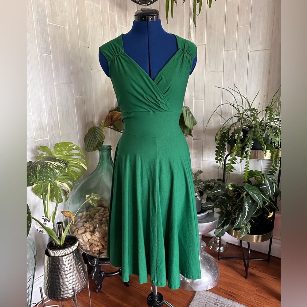 Chic Green Midi Dress